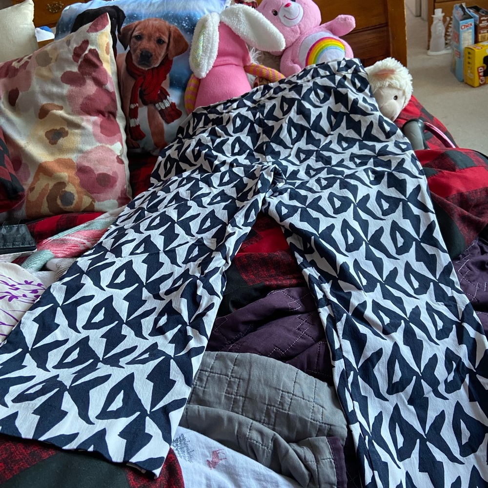 Women’s George 3/4” length Capris.